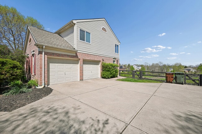 Building Photo - 3947 Buckhill Dr