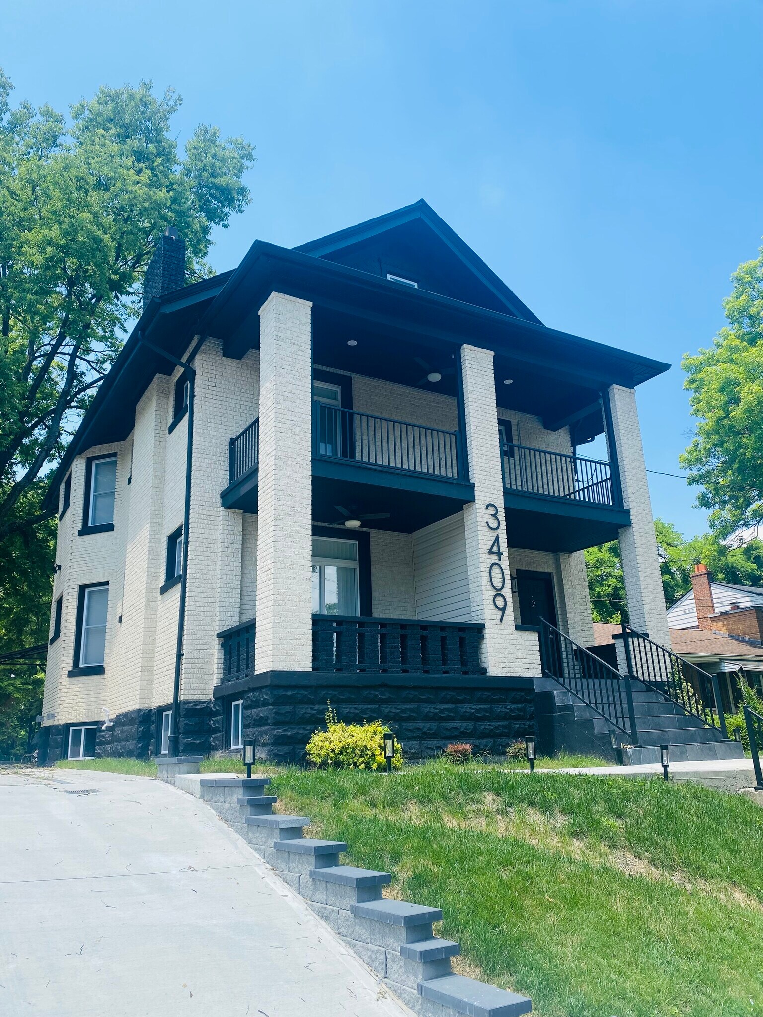 Building Photo - 3409 Fernside Pl