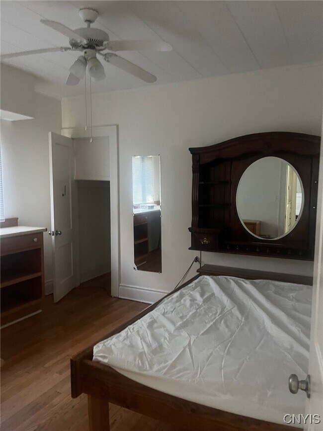 Building Photo - 1205 Madison St