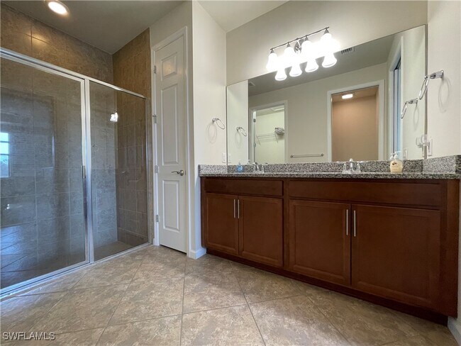 Building Photo - 7631 Jacaranda Ln