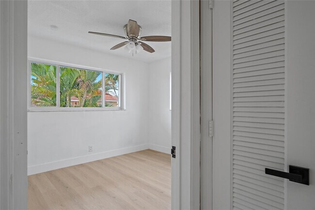 Building Photo - 4510 NW 49th Dr