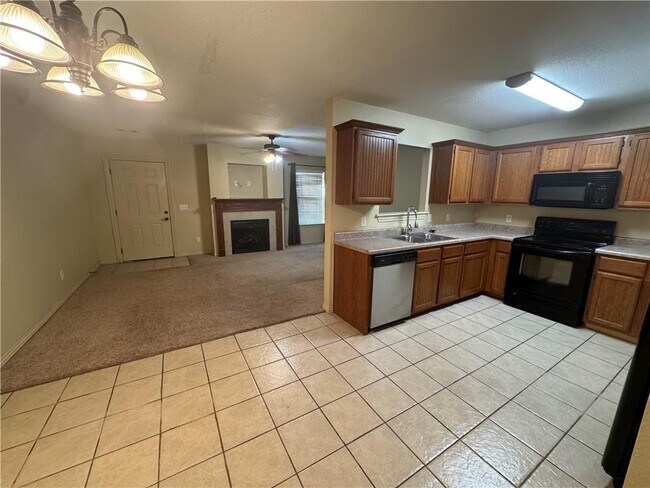 Building Photo - 4015 Glenstone Terrace