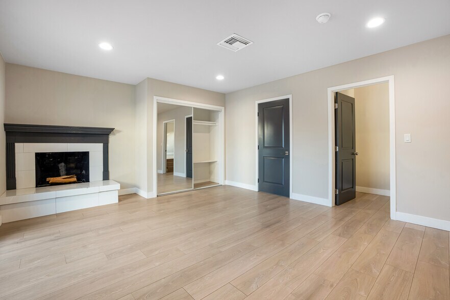 Building Photo - 8466 Quartz Ave