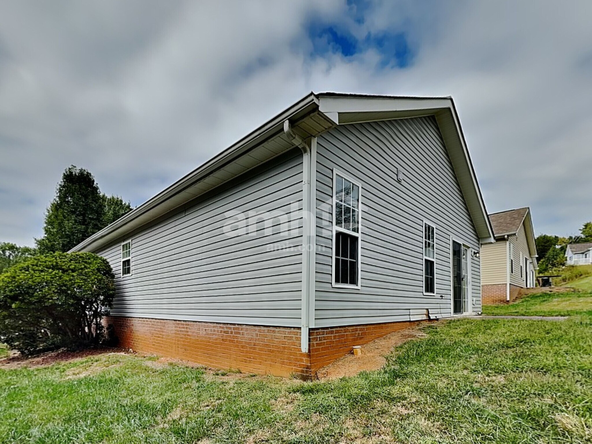 Building Photo - 105 Bristol View Cir