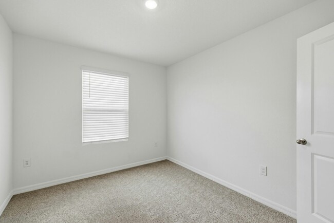 Building Photo - 6669 SW 81st Lp