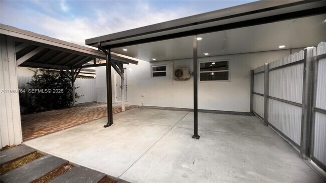 Building Photo - 1800 SW 87th Ave