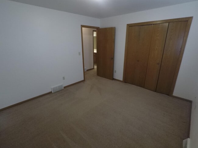 Building Photo - 1209 W Wausau Ave