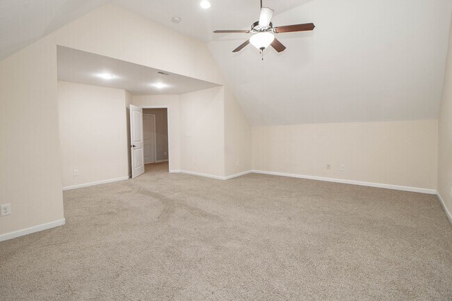 Building Photo - 1540 Edgewater Ln