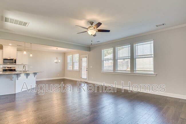 Building Photo - 909 Chesford Dr