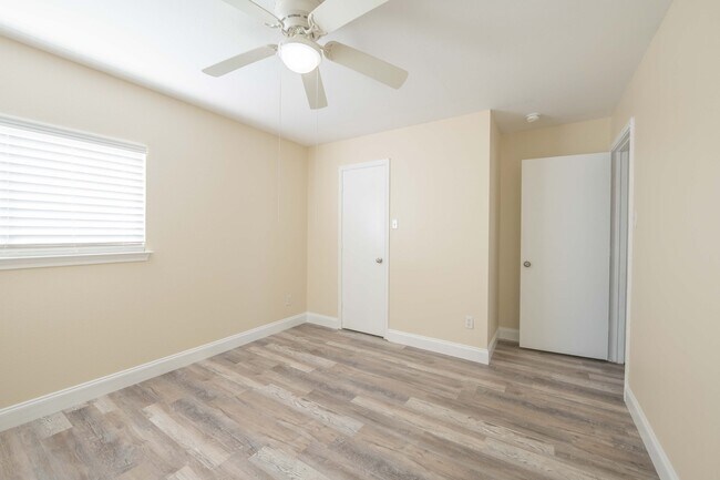 Building Photo - 529 W Metcalfe St