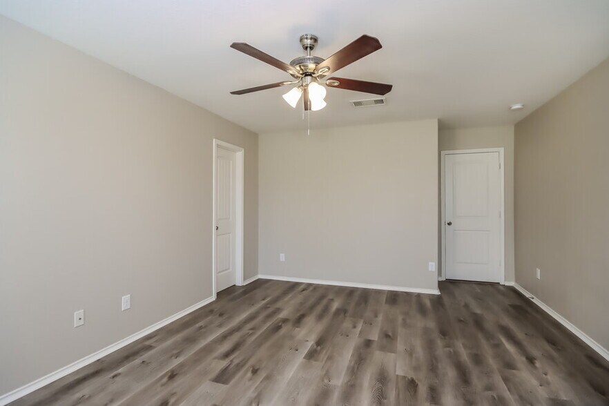 Building Photo - 19230 Shire Horse Blvd