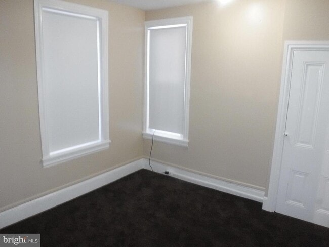 Building Photo - 540 George St