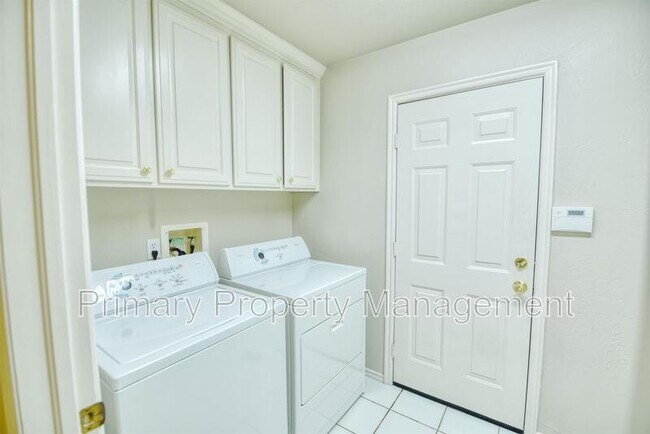 Building Photo - 15501 Arbuckle Heights
