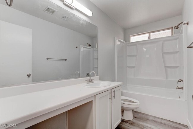 Building Photo - 4899 Lunetto Ave