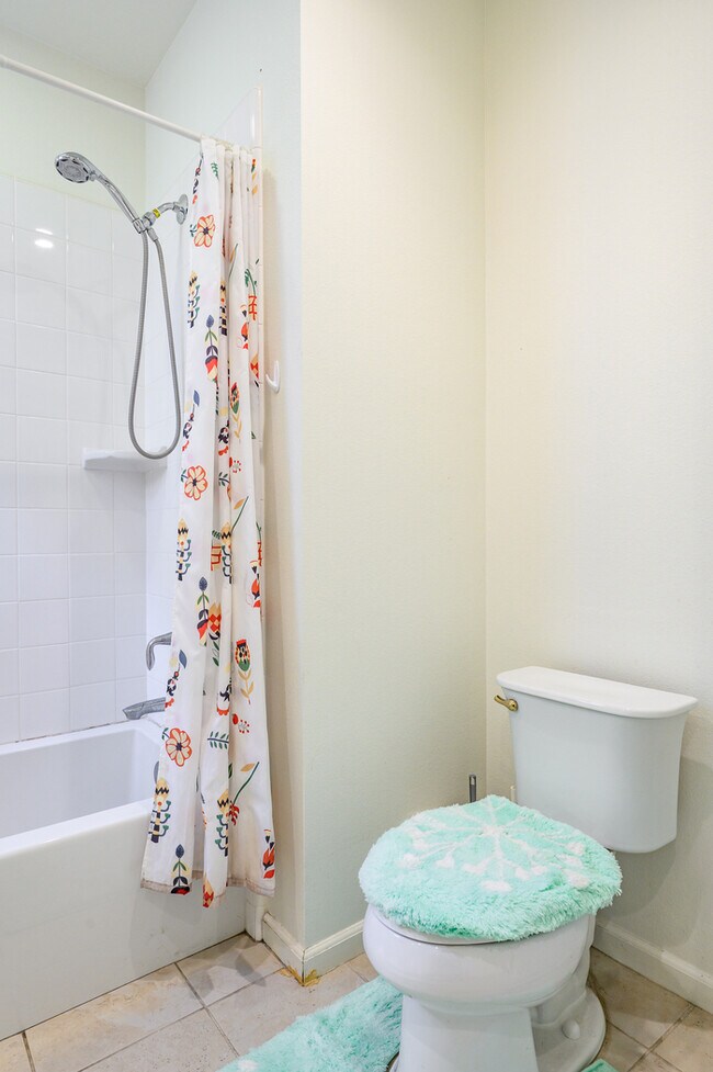 Building Photo - 110 Sugar Cane