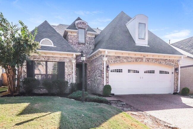 Building Photo - 300 Garden Springs Dr