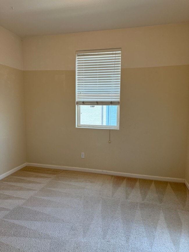 Building Photo - Adorable 4/3 Tri-Level Home - Rancho!  Ple...