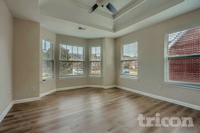 Building Photo - 712 Walton Dr