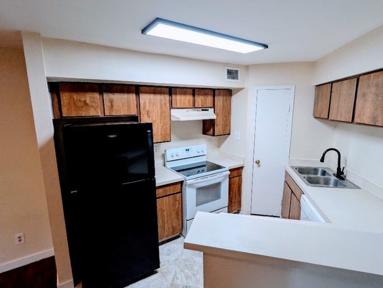 Building Photo - 7200 T C Jester Blvd