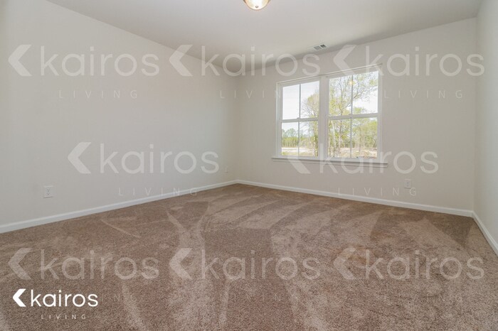 Building Photo - 247 Western Red Cedar Dr