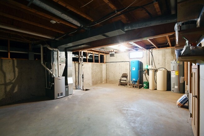 Building Photo - 272 WY-335