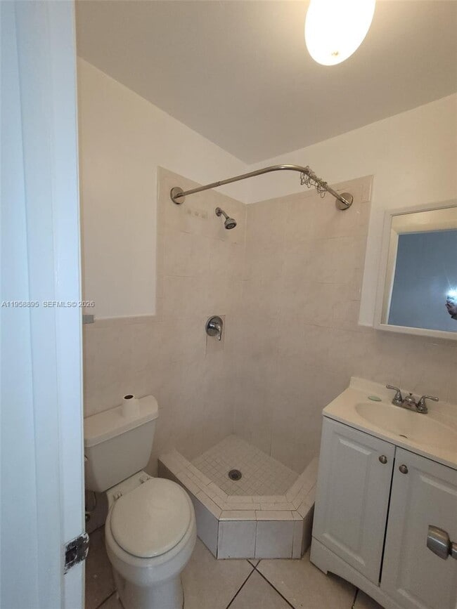 Building Photo - 2295 SW 25th St