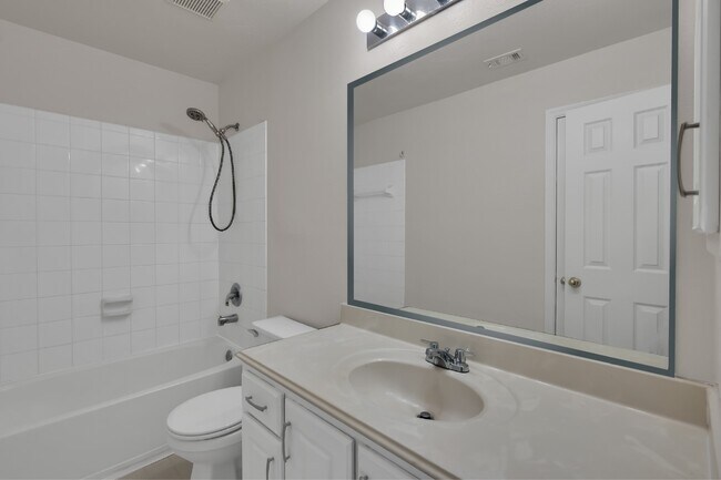 Building Photo - 22 Belcarra Pl