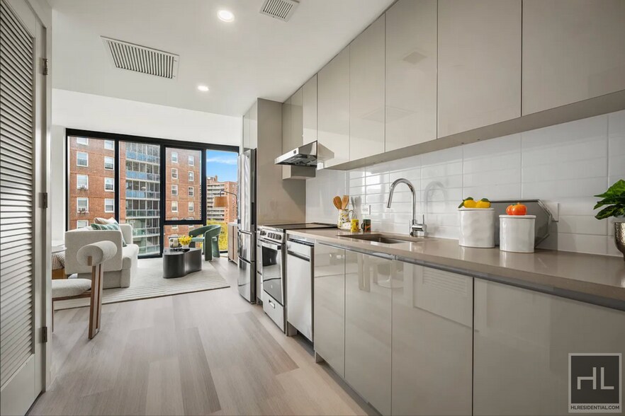 Building Photo - East 44th Street