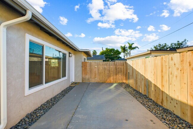 Building Photo - 1135 Florida St