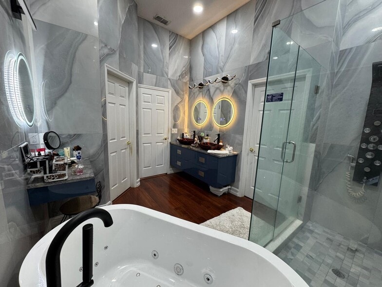 Building Photo - 11745 Via Lucerna Cir