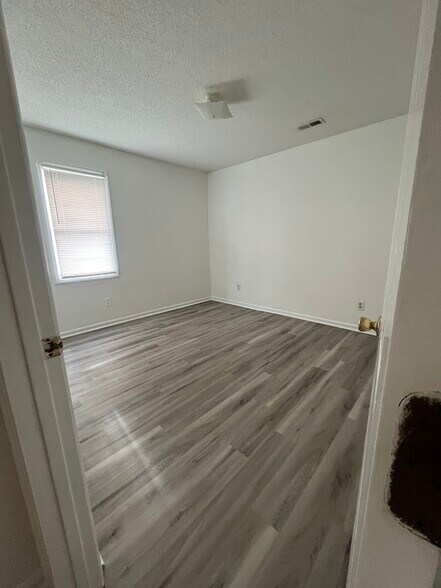 Building Photo - 89 Vine St