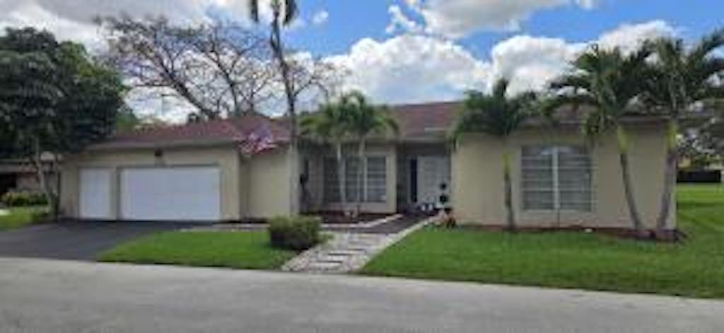 Building Photo - 4705 Holly Dr