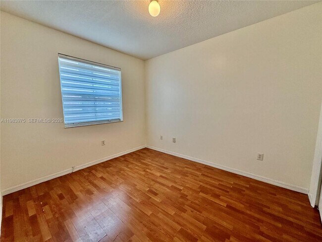 Building Photo - 6520 NW 114th Ave