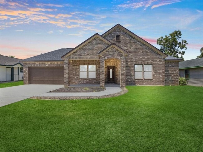 Building Photo - 517 N 4th St