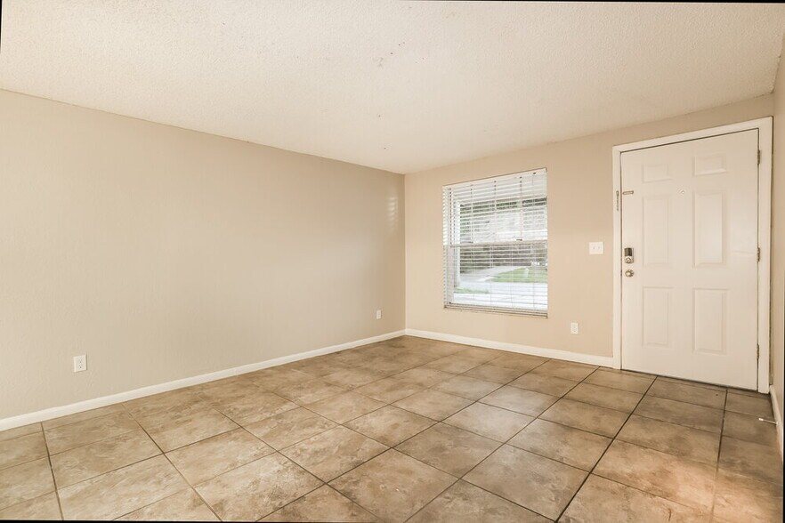 Building Photo - 3511 Breezewood Dr