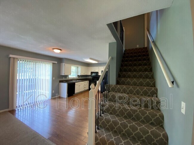 Building Photo - 1384 N Ridge Pkwy