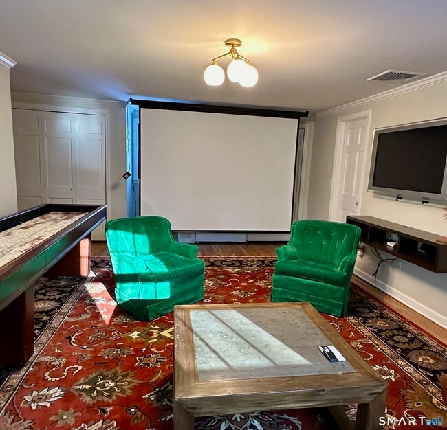 Building Photo - 25 Deacons Ln