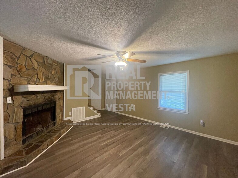 Building Photo - 1177 Sandy Beach Dr