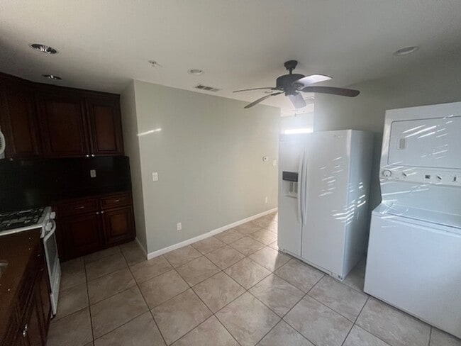 Building Photo - Charming Loma Linda Back House with All Utilities + Wi-Fi  Included