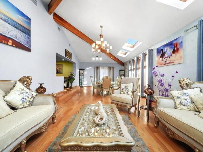 Building Photo - 8705 W 92nd Pl