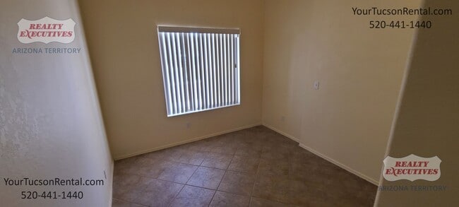 Building Photo - Starr Pass Shadows 4 bedrooms and 2 bathrooms