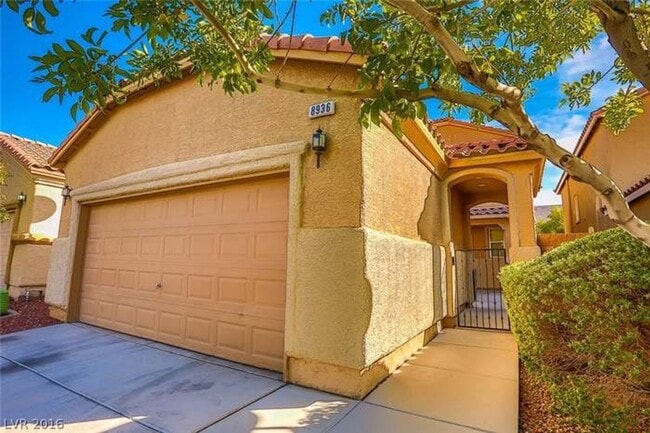 Building Photo - Southwest Three Bedroom Home!!!