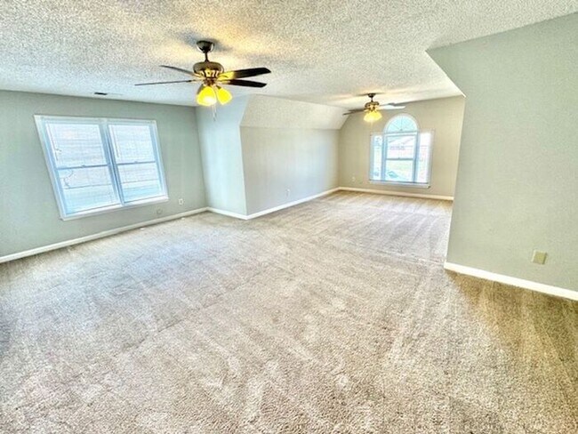 Building Photo - Now Leasing a Spacious 5 Bedroom 2.5 Bath Home in Cordova.