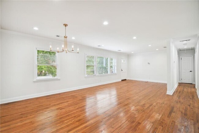 Building Photo - 1249 Goodwin Rd NE