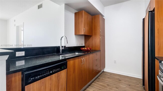 Building Photo - 18800 NE 29th Ave