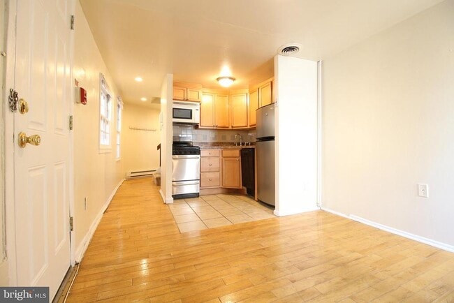 Building Photo - 929 Spruce St