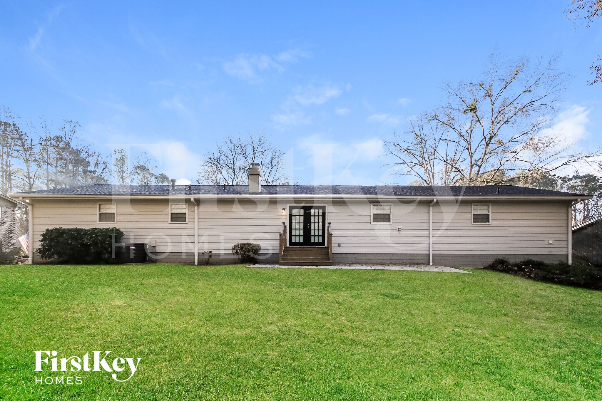 Building Photo - 61 Vanya Ln SE