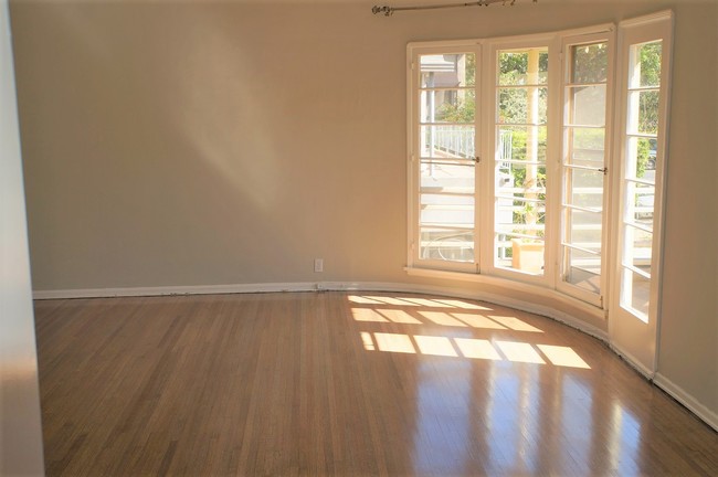 Hardwood Floors & Balcony Doors - 839 N Alfred St