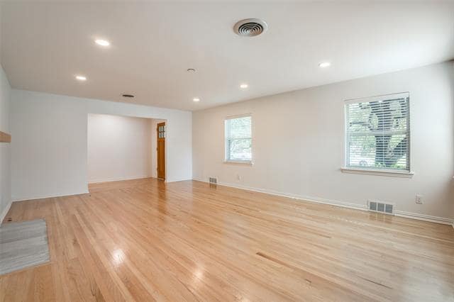 Building Photo - 5831 Elderwood Dr