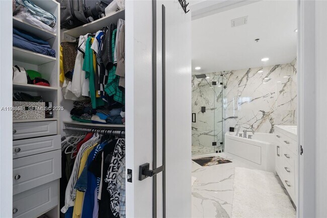 Building Photo - 3029 NE 188th St